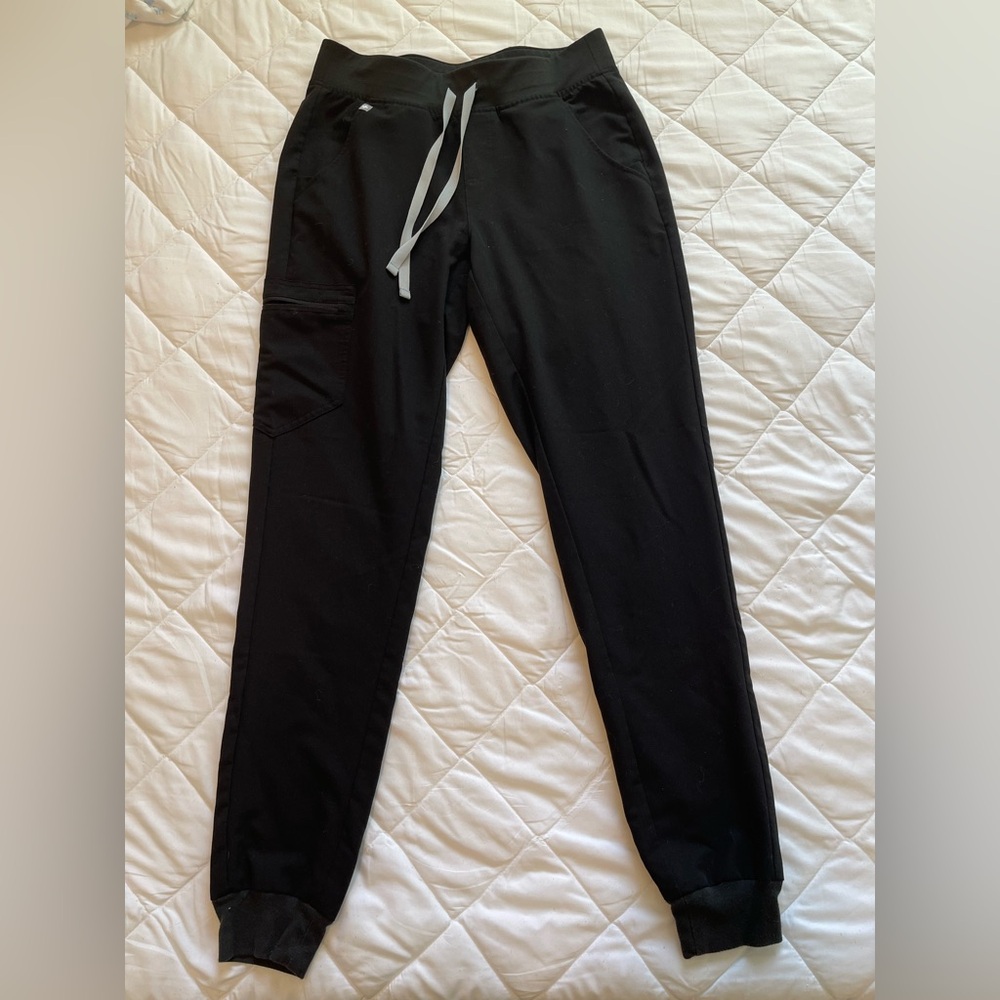 FIGS Women’s Zamora Scrub Pants